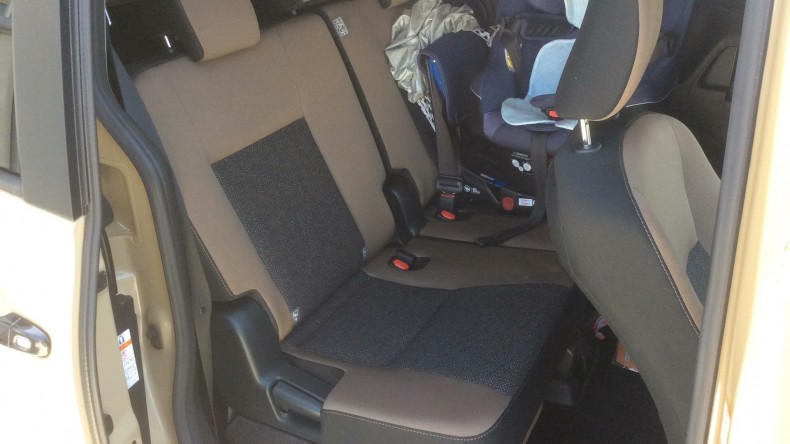 内装後方シート