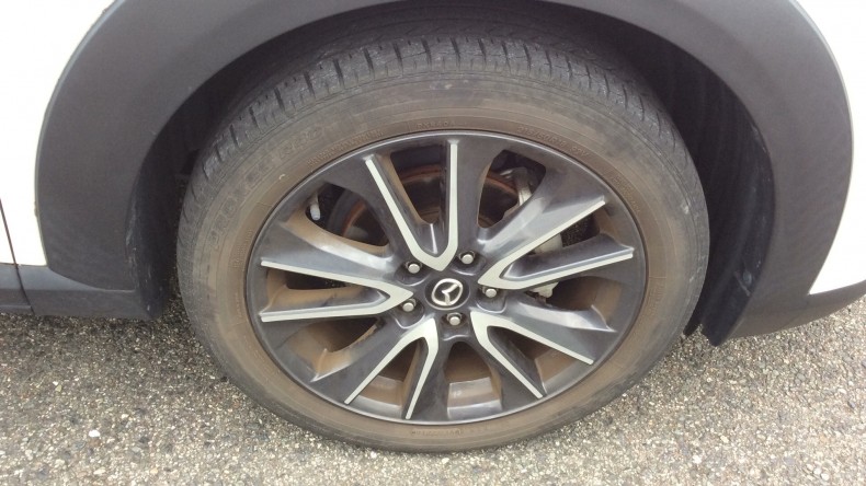 タイヤホイール前