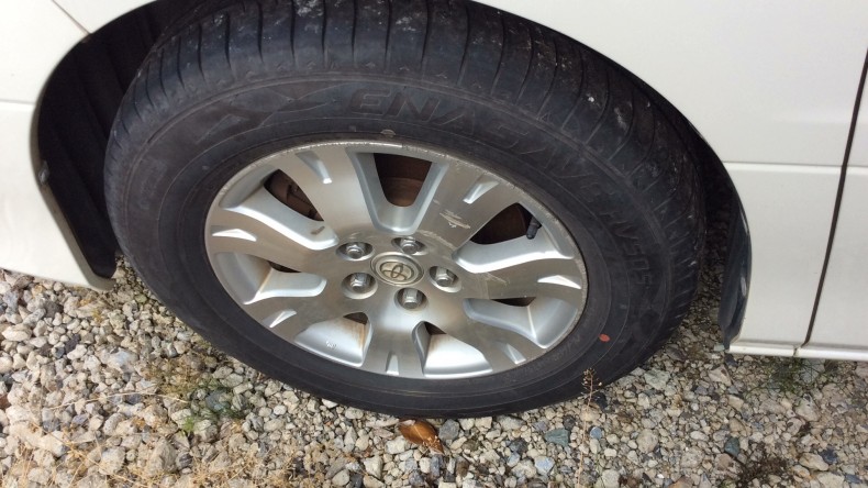 タイヤホイール前