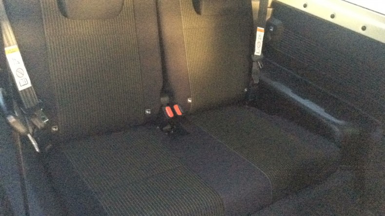 内装後方シート