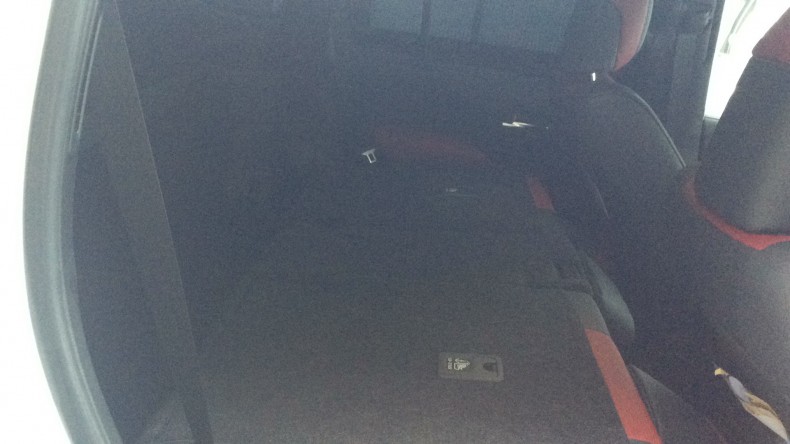 内装後方シート