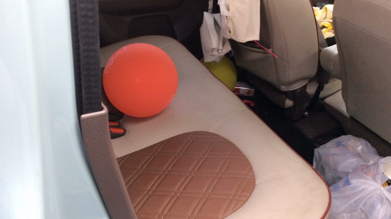 内装後方シート