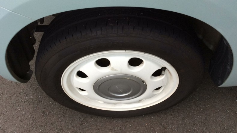 タイヤホイール前