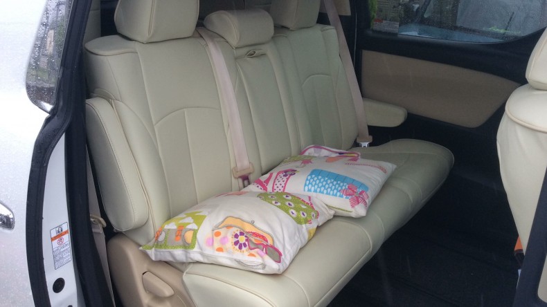 内装後方シート