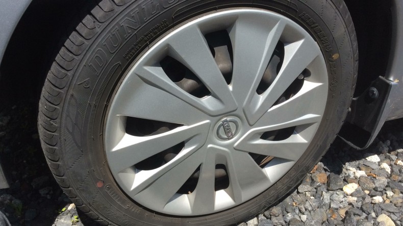 タイヤホイール前