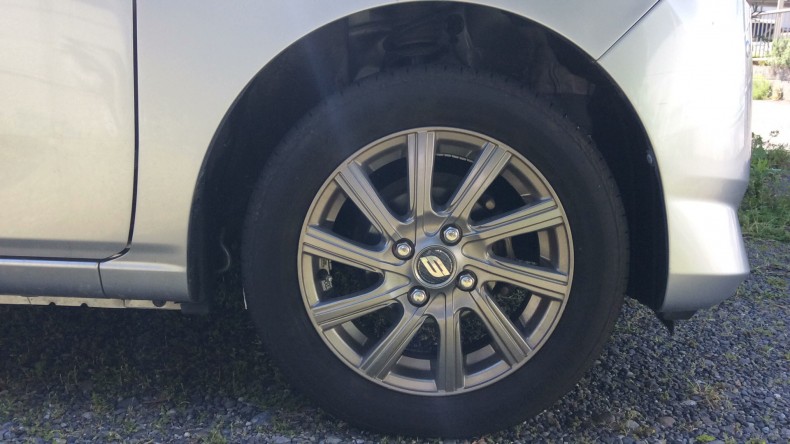 タイヤホイール前