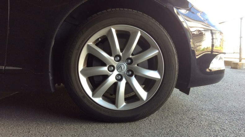 タイヤホイール前