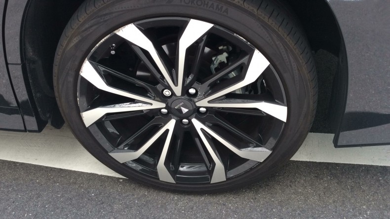 タイヤホイール前