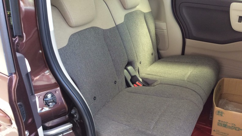 内装後方シート