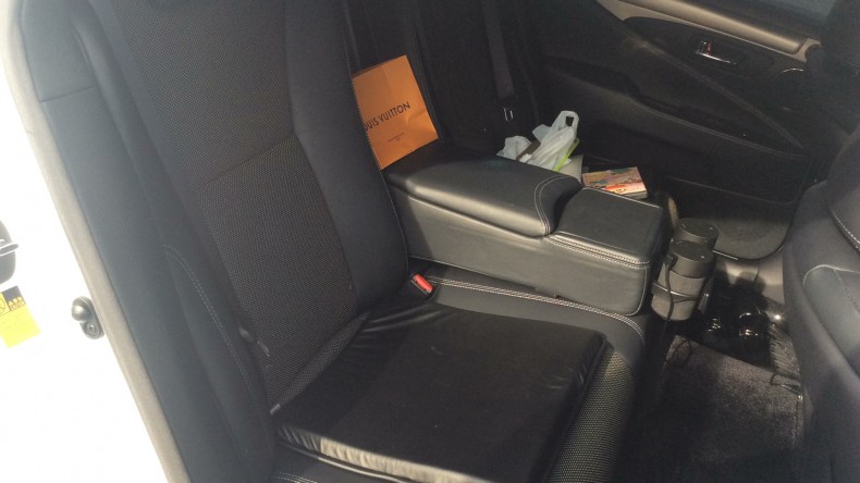 内装後方シート