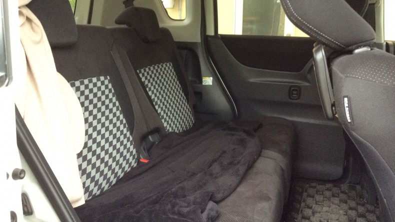 内装後方シート