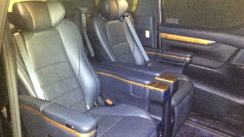 内装後方シート