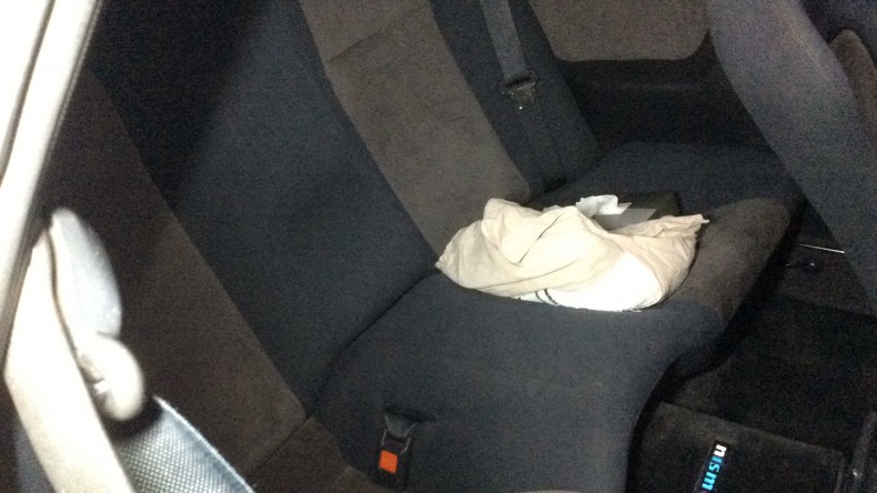 内装後方シート