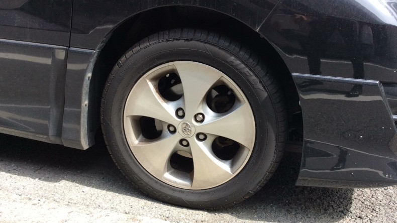 タイヤホイール前