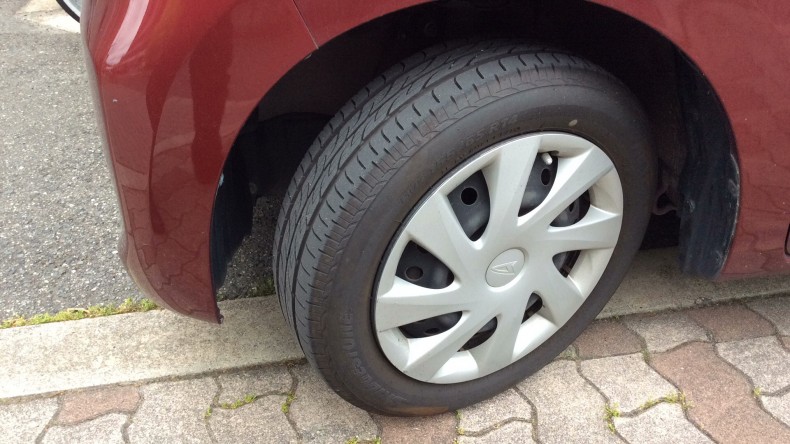 タイヤホイール前