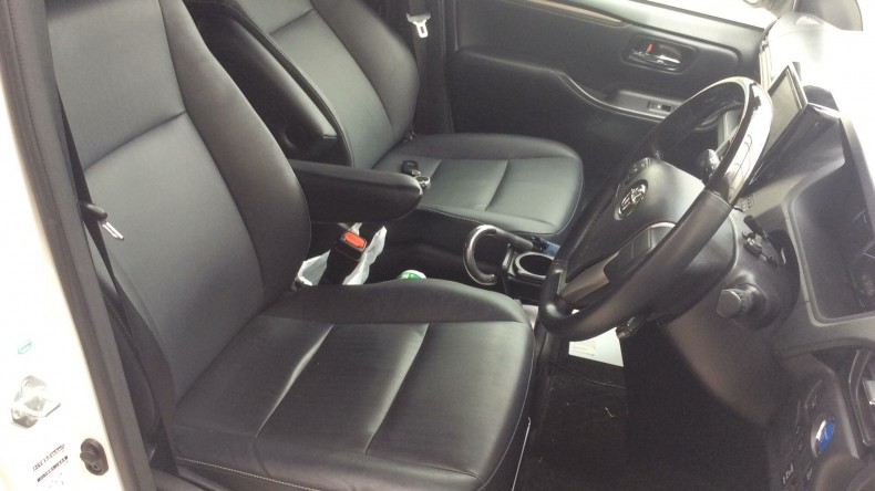 内装前方シート