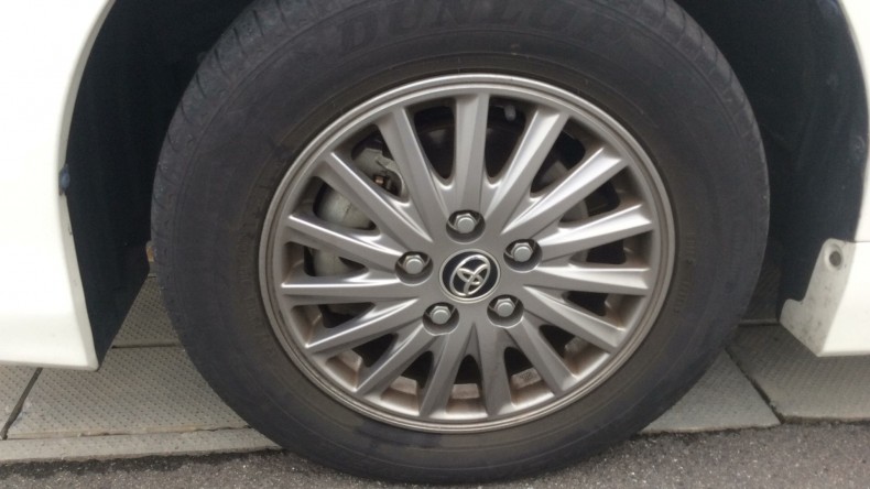 タイヤホイール前