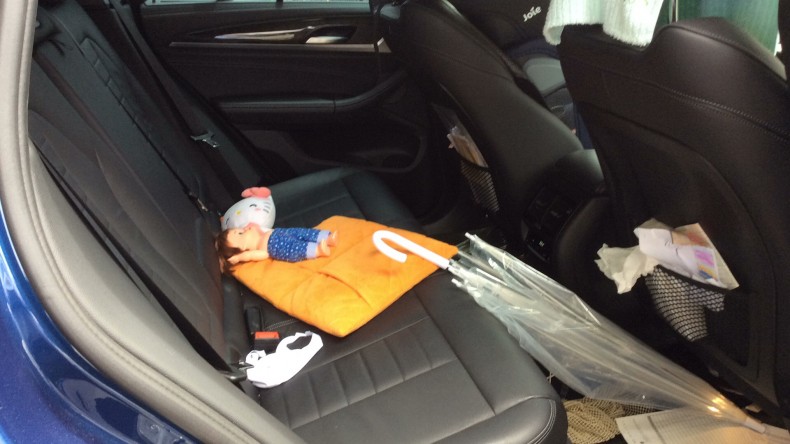 内装後方シート