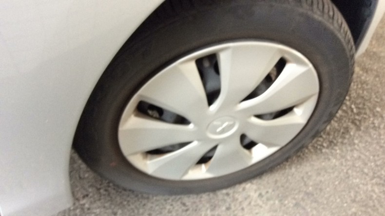 タイヤホイール前