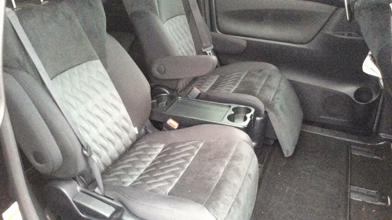 内装後方シート