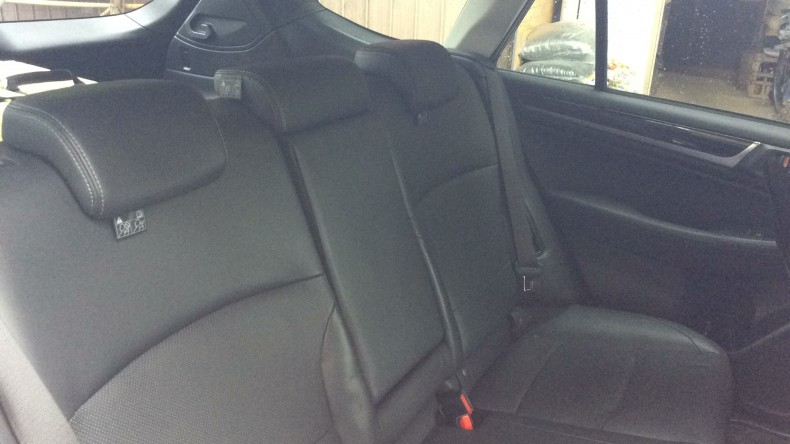 内装後方シート