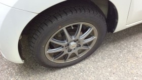 タイヤホイール前