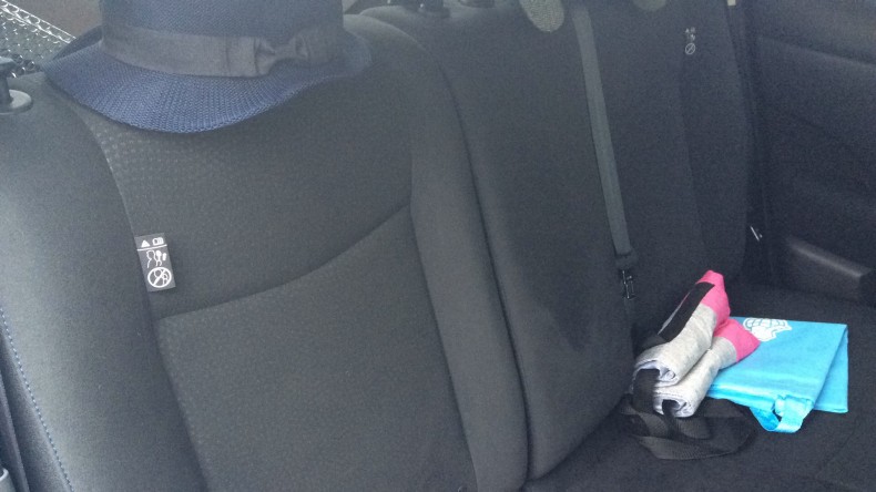 内装後方シート