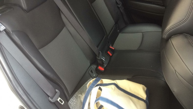 内装後方シート