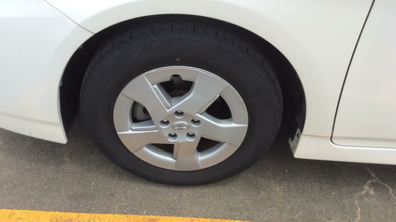 タイヤホイール前