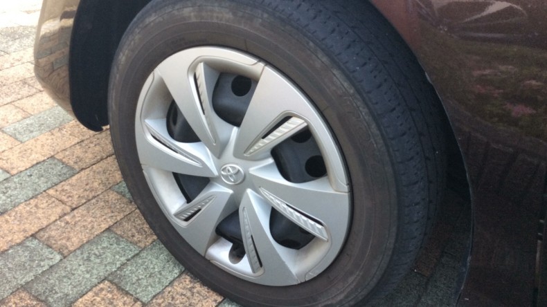 タイヤホイール前