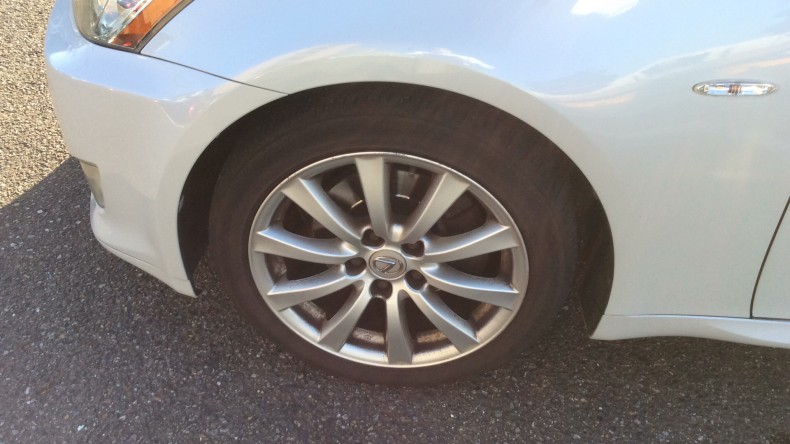 タイヤホイール前