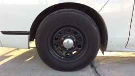 タイヤホイール前