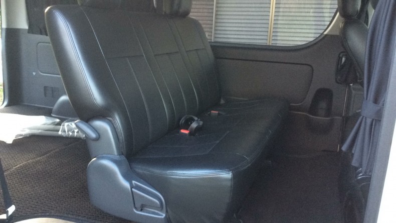 内装後方シート