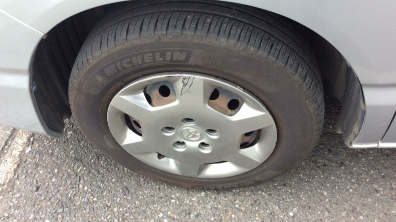 タイヤホイール前