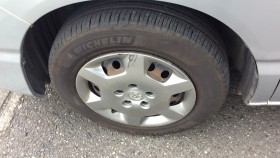 タイヤホイール前