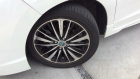 タイヤホイール前