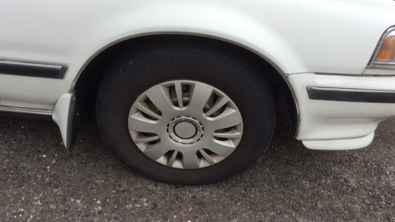 タイヤホイール前