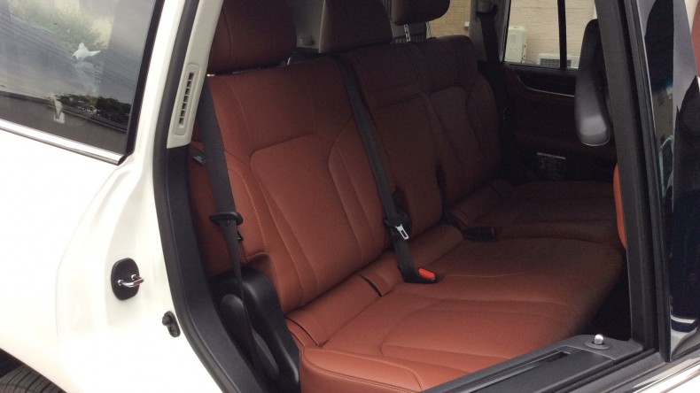 内装後方シート