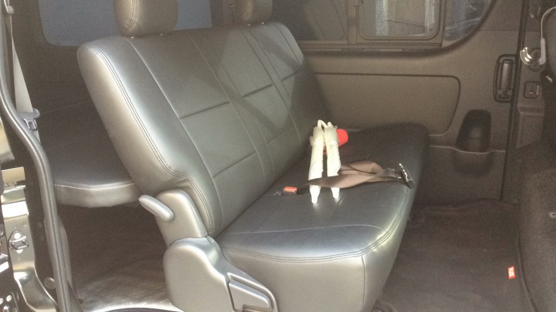 内装後方シート