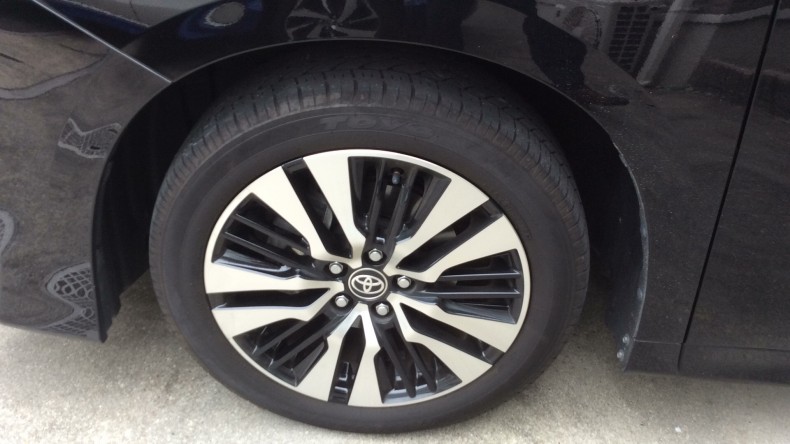 タイヤホイール前