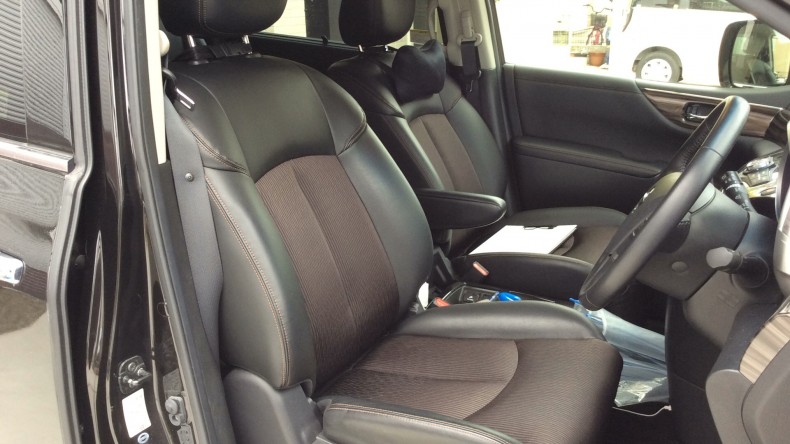 内装前方シート