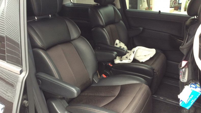 内装後方シート