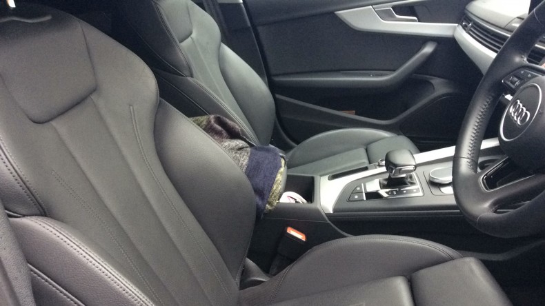 内装前方シート