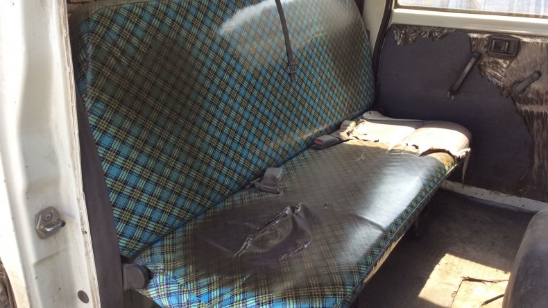 内装後方シート