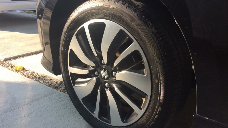 タイヤホイール前