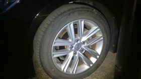 タイヤホイール前