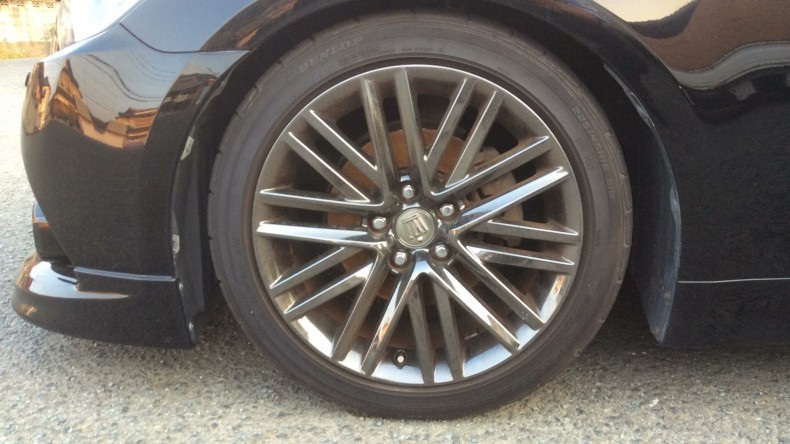 タイヤホイール前