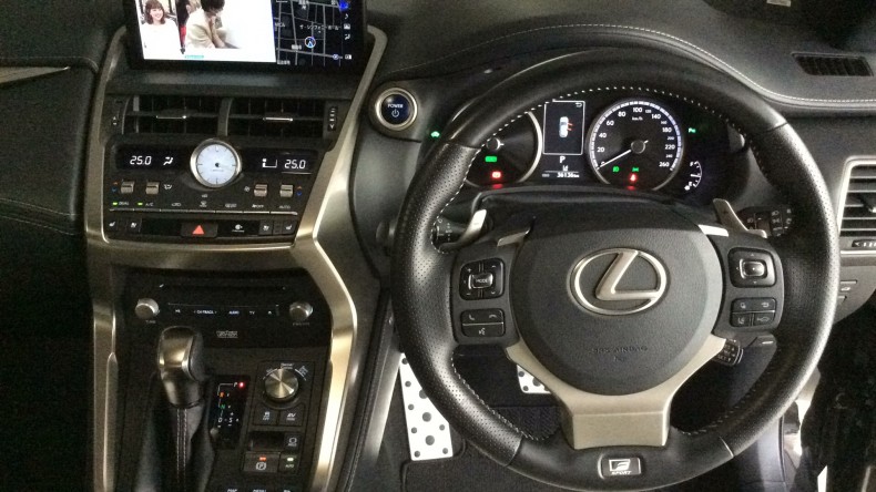 内装インパネ全体