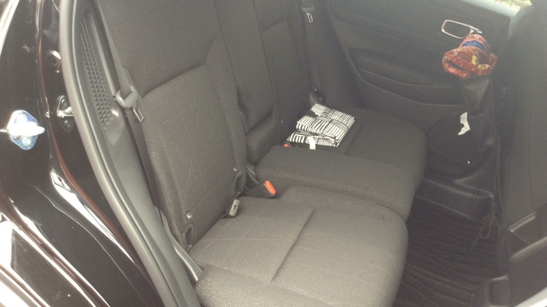 内装後方シート