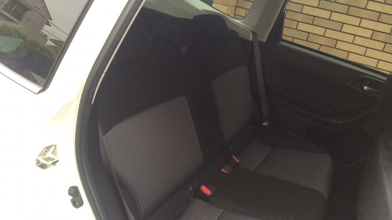 内装後方シート